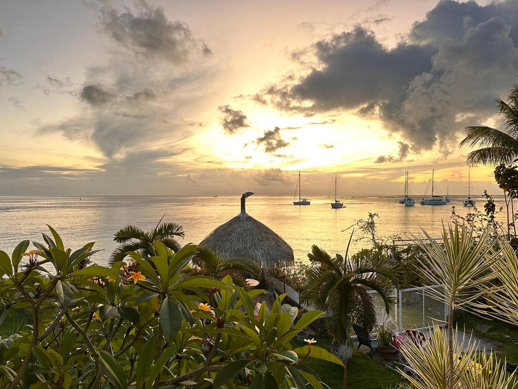 Meri Lodge Huahine « Room Of Marta » فار المظهر الخارجي الصورة