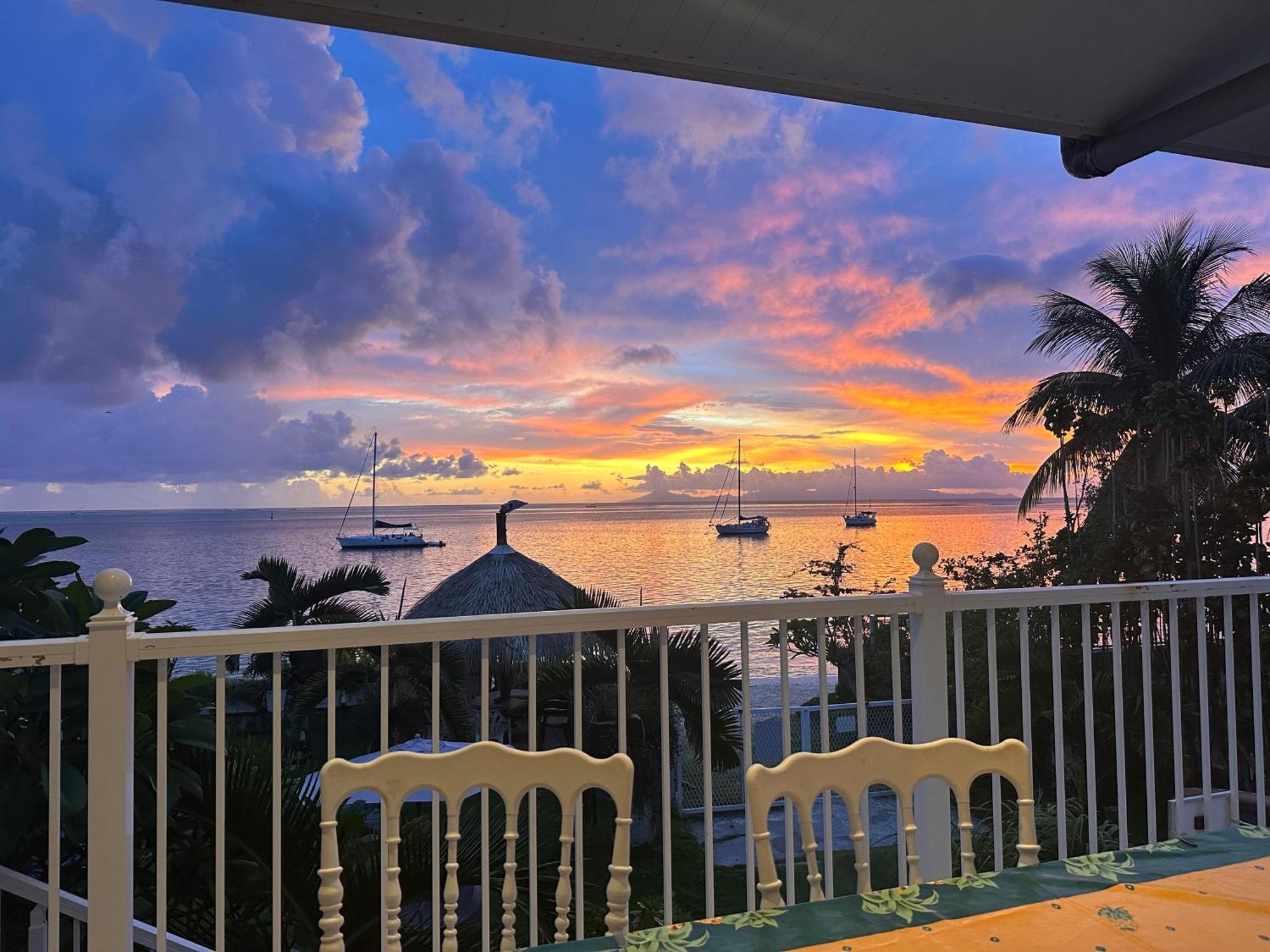 Meri Lodge Huahine « Room Of Marta » فار المظهر الخارجي الصورة